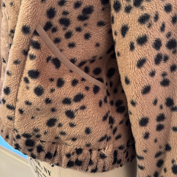Abercrombie Leopard Fleece snap jacket size Large - Picture 3 of 6